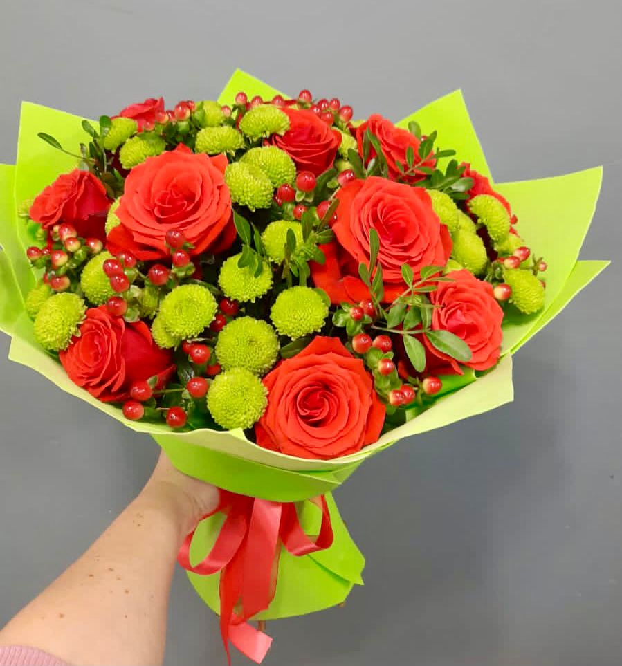 Букет цветов из: Хризантемы и Розы в Каменке Пензенской области