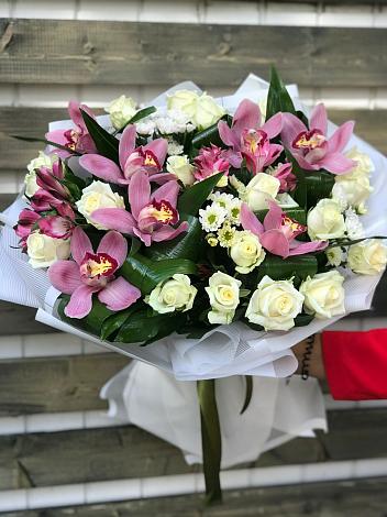 Букет цветов из: Розы и Хризантемы в Каменке Пензенской области