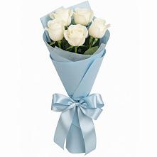 Букет 5 Белых роз Проуд в Каменке Пензенской области