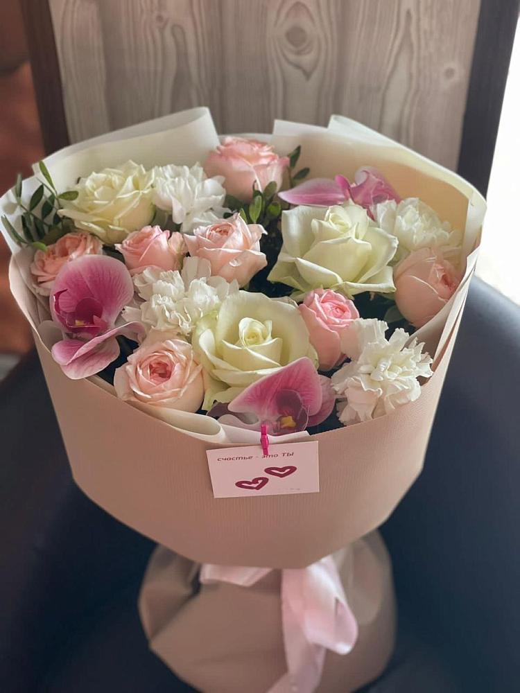 Букет цветов из: Орхидеи, Розы и Гвоздики в Каменке Пензенской области