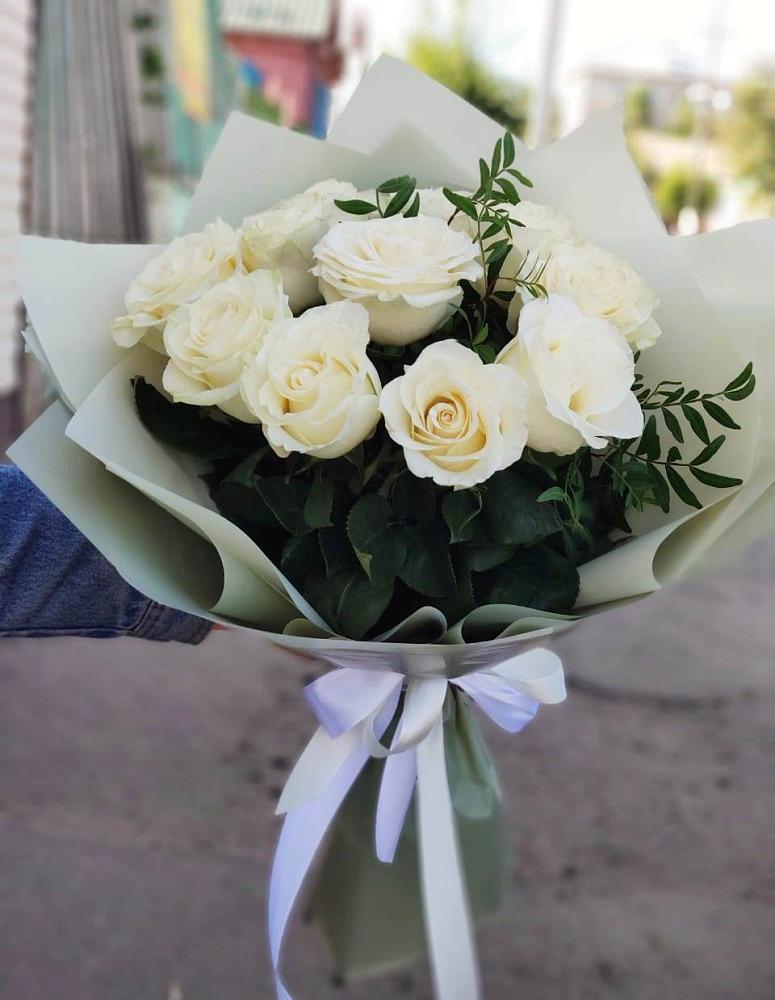 Букет Белые розы Проуд в Каменке Пензенской области