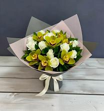 Букет цветов из:  Орхидеи и Розы в Каменке Пензенской области