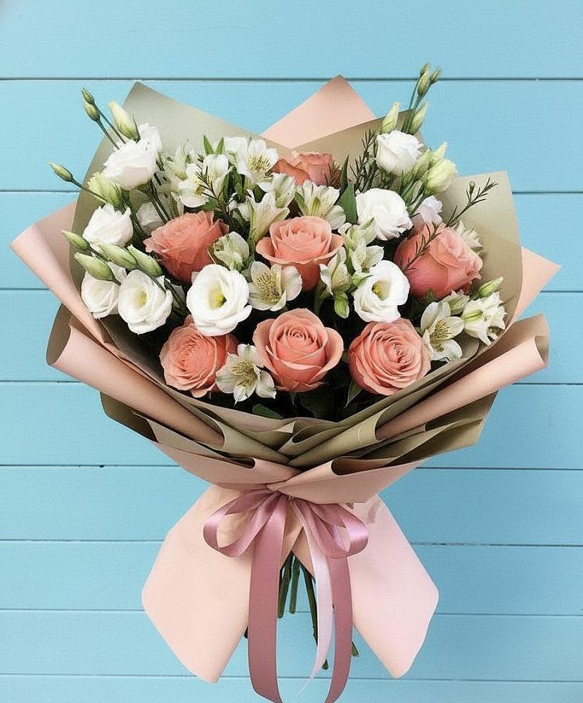 Букет цветов из: Розы, Альстромерии и Лизиантусы в Каменке Пензенской области
