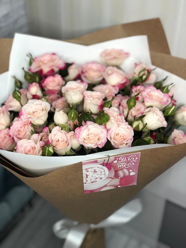 Букет цветов из: Розы в Каменке Пензенской области