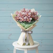 Букет цветов из:  Орхидеи и Розы #REPLACE_PRED# Каменке Пензенской области