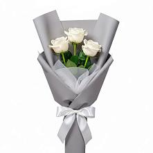 Букет 3 белые розы в Каменке Пензенской области