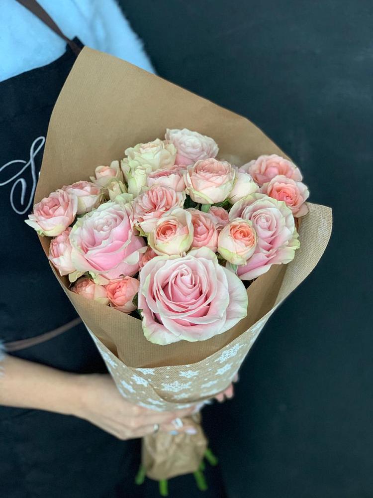 Букет цветов из: Хризантемы и Розы в Каменке Пензенской области