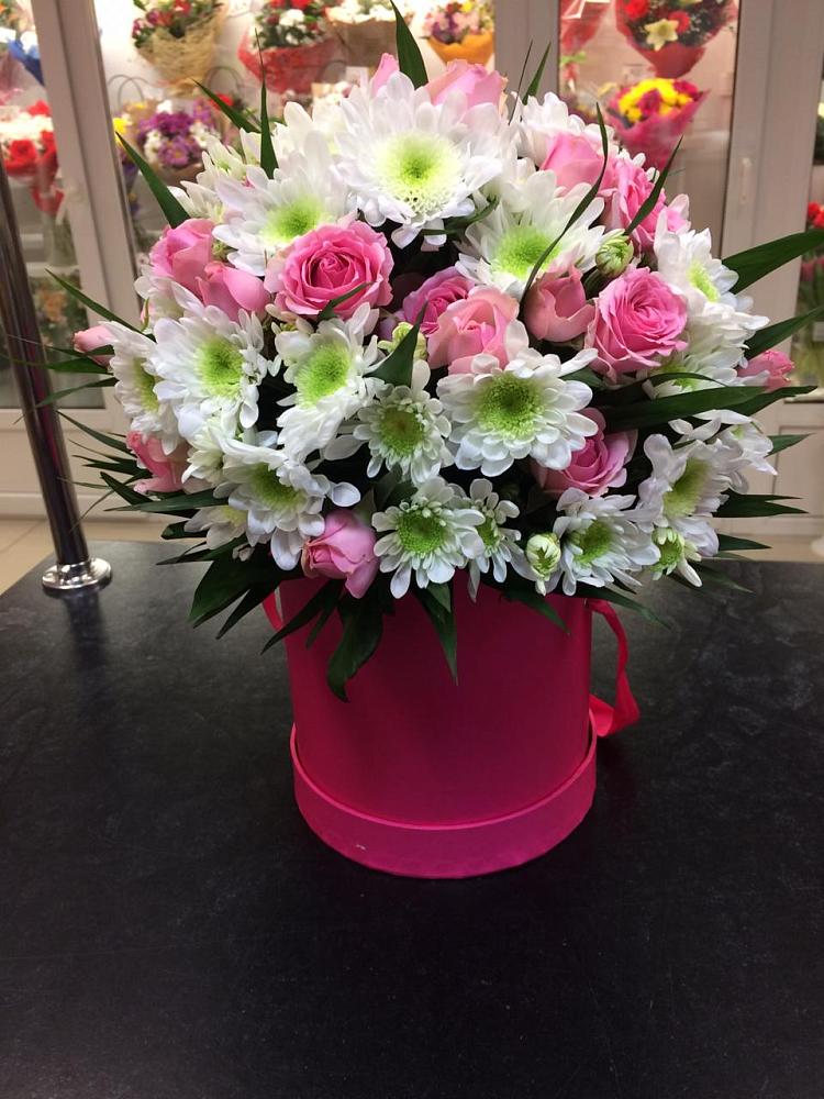 Цветочная композиция из Розы и Хризантемы в шляпной коробке в Каменке Пензенской области