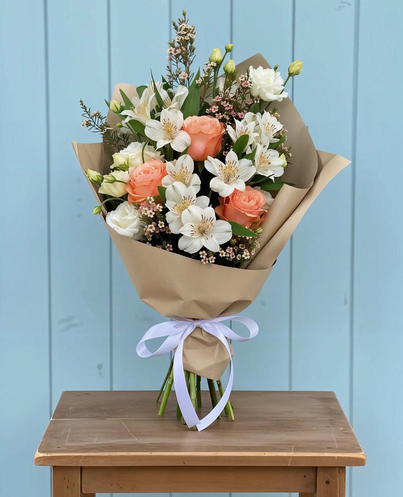 Букет цветов из: Альстромерии, Лизиантусы, Розы и Хризантемы в Каменке Пензенской области