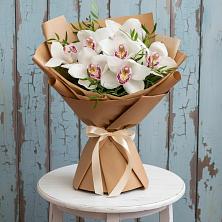 Букет цветов из:  Орхидеи и Розы в Каменке Пензенской области
