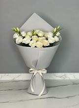 Букет цветов из:  Розы и Лизиантусы в Каменке Пензенской области